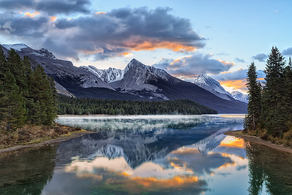"Maligne Lake"